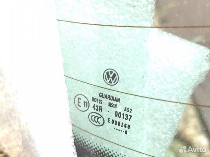 Стекло багажника Пассат Б6 универсал