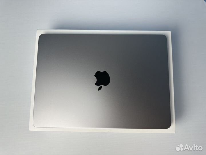 MacBook Air 13 2022 M2 512Gb (10 ядер) отличный