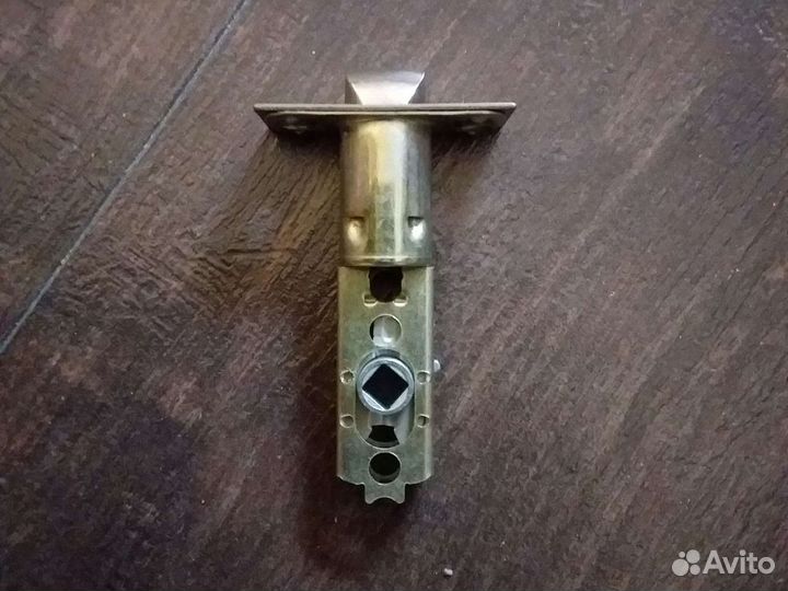 Защёлка дверная