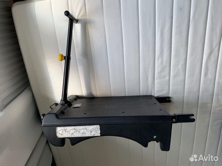 Детское кресло Recaro с базой isofix