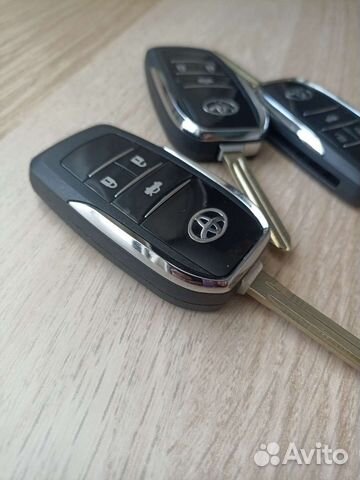 Ключ корпус выкидной для Тойота на три кнопки