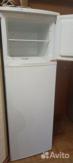 Холодильник бу продам