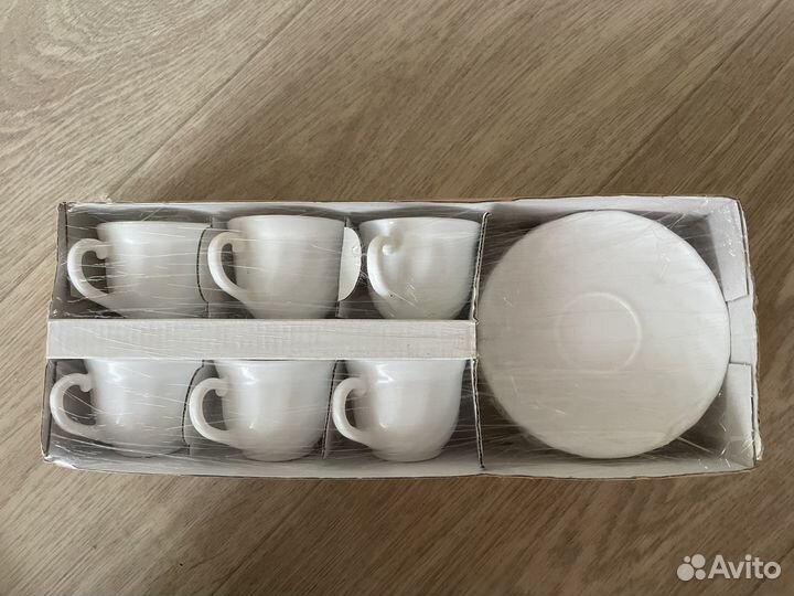 Набор кофейных кружек с блюдцами