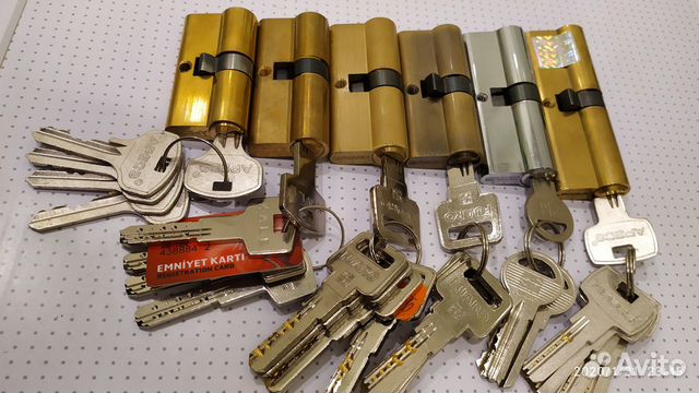 Замки дверные, механические цилиндры, личинки