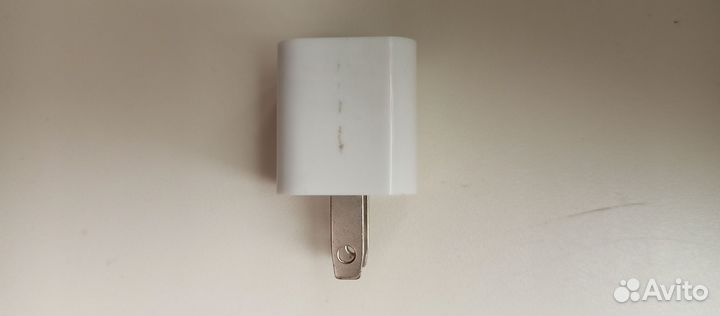 Зарядное устройство Apple USB. 5 В 1 А