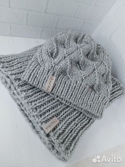 Шапка женская вязаная