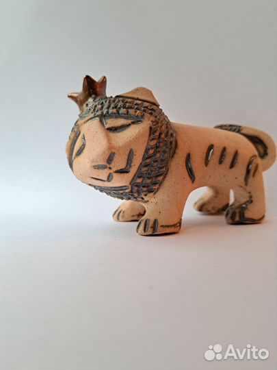 Фигурка льва, керамика