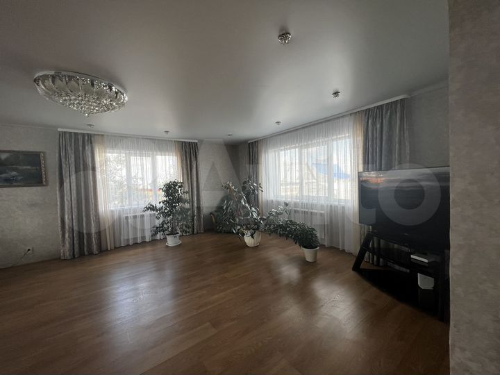 Дом 232,2 м² на участке 12 сот.