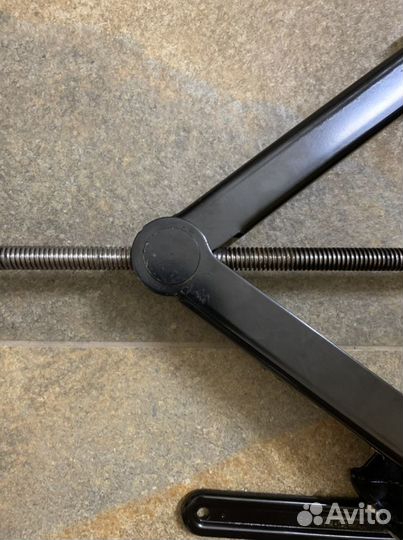 Домкрат фирменный Mercedees-Benz