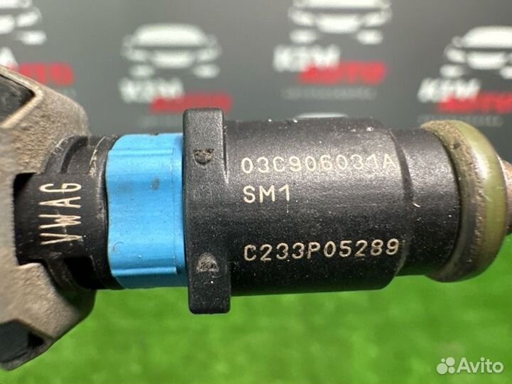 Топливная рейка с форсунками Volkswagen Polo 5 1.6