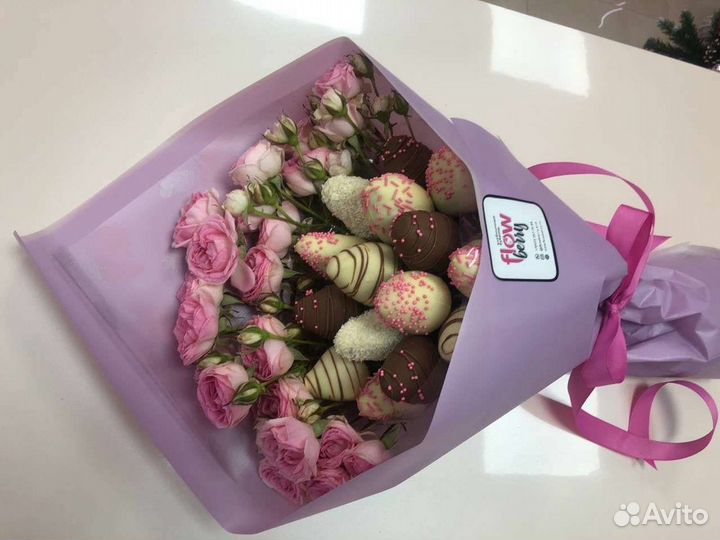 Вкусные букеты из клубники в шоколаде