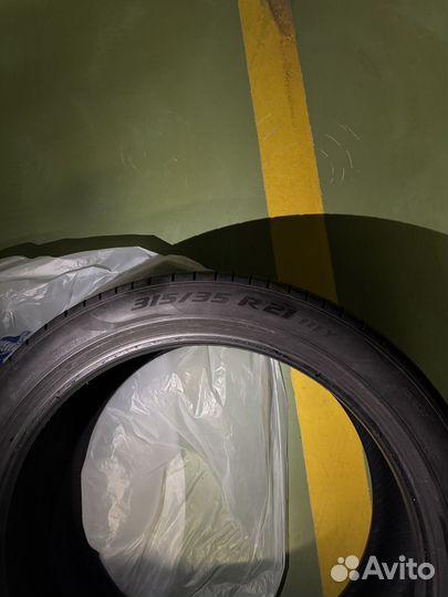 Pirelli P Zero 275/40 R21 и 315/35 R21 107Y