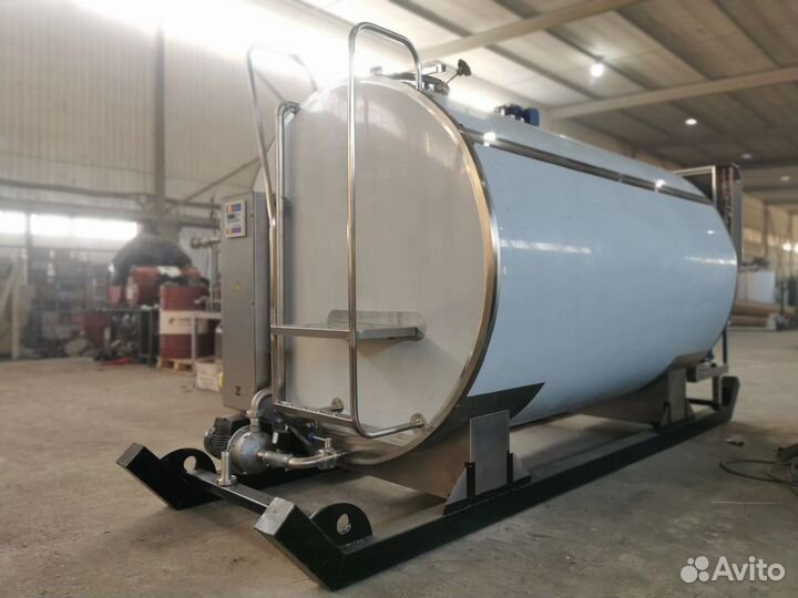 Охладитель молока танк 2000 литров