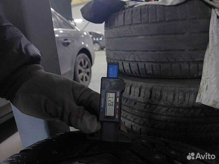 Nokian Tyres Hakkapeliitta 8 SUV 265/45 R20