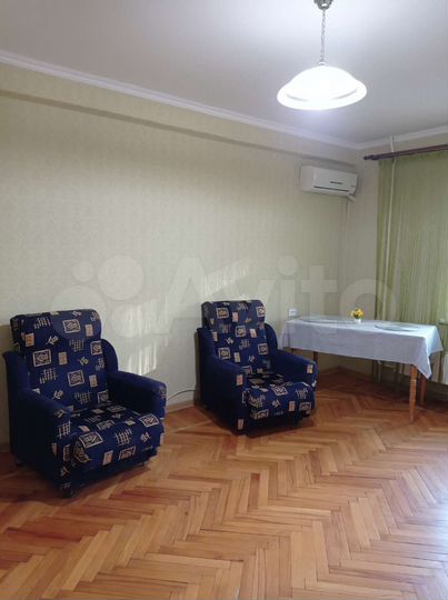 2-к. квартира, 50 м², 3/10 эт.
