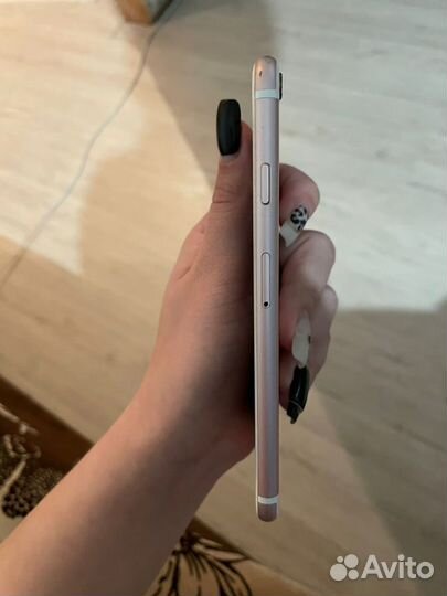 Телефон iPhone 6s