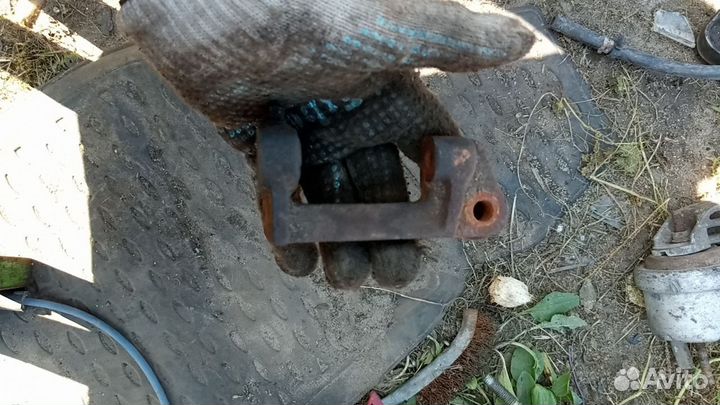 Кронштейн генератора VW Passat B3 B4