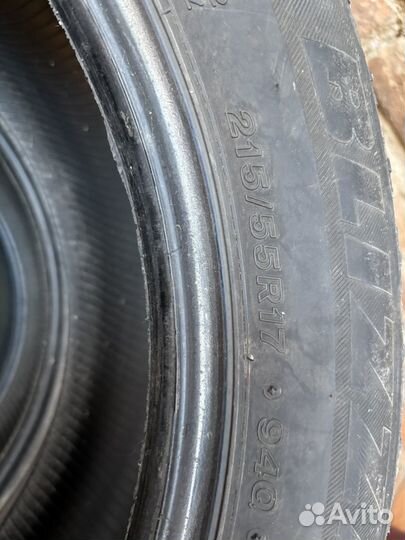 Bridgestone Blizzak VRX 215/55 R17 94VR