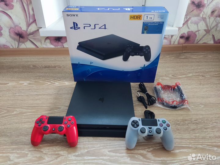 PS4 Slim 1Tb+2 джоя+47 игр(идеал)