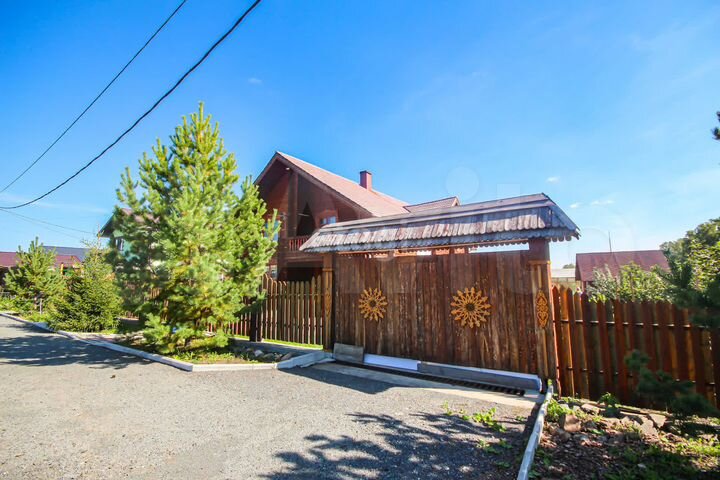 Дом 249,6 м² на участке 15 сот.