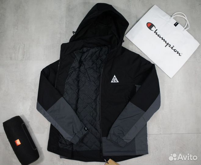 Осенняя куртка Nike ACG