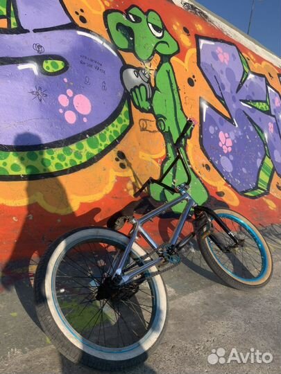 Трюковой велосипед BMX