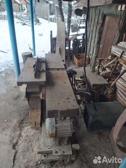 Деревообрабатывающий станок