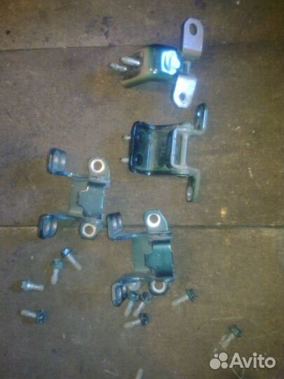 Петли дверные suzuki Grandvitara 08г