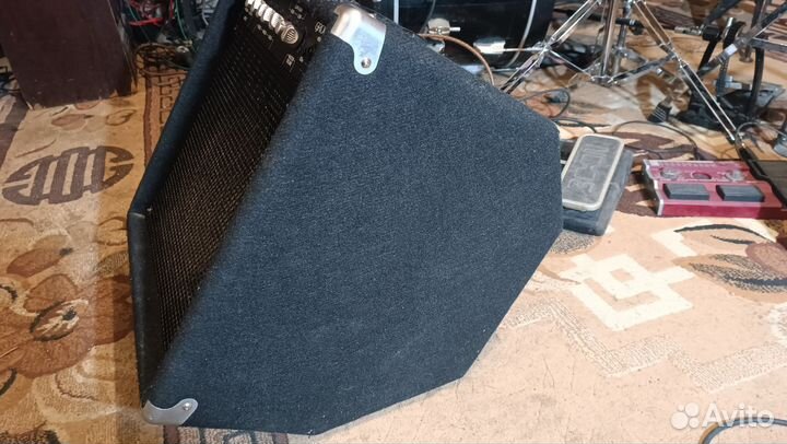 Комбоусилитель cort ge30b