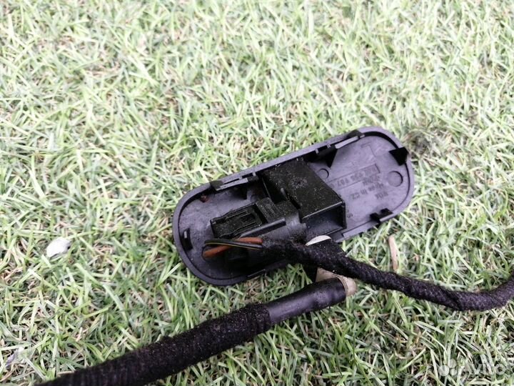 Форсунка омывателя передняя левая Audi Tt