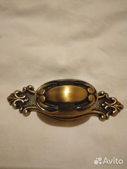 Мебельная фурнитура ручки и менсолодержатели