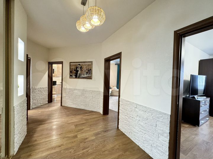 2-к. квартира, 74 м², 3/6 эт.