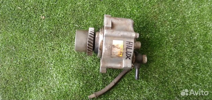Насос вакуумный б/у Toyota Hilux 2.5 2005-2015