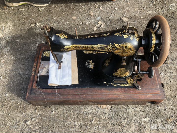 Швейная машинка зингер ручная