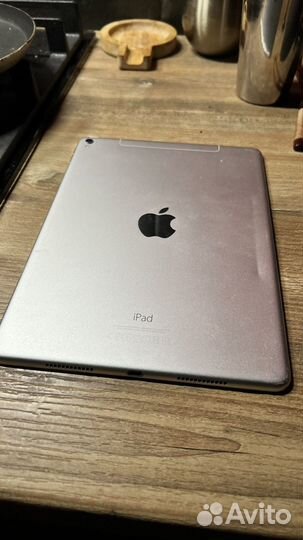 iPad pro 9.7 wi-fi +cellular