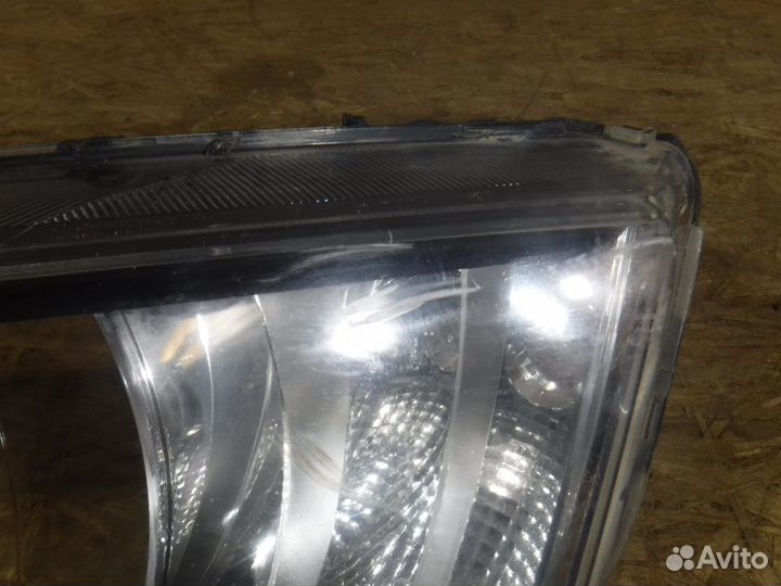 Стекло левой фары Skoda Octavia A7 (2013-2017)