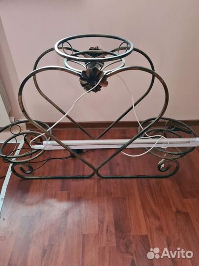 Подставка для цветов напольная металлическая