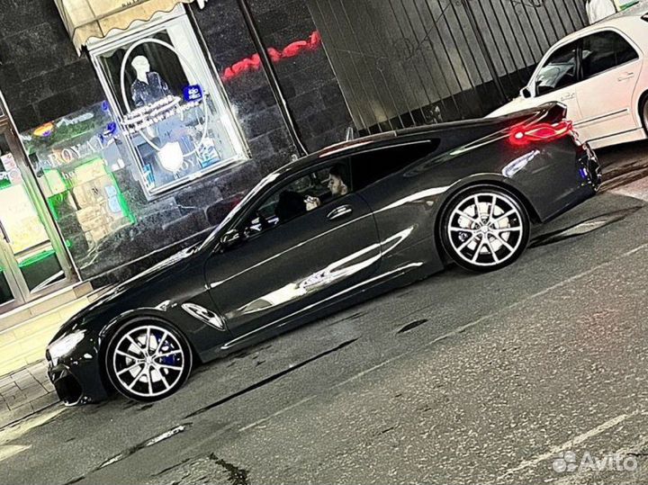 Стекла BMW 8 G15 без затемнения