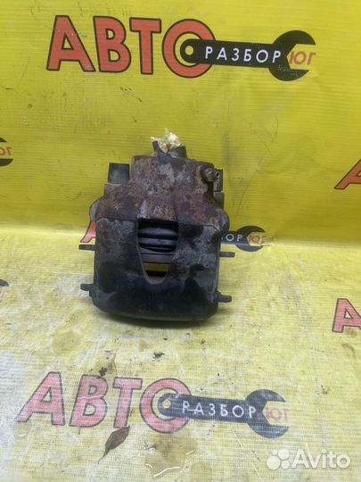 Суппорт передний левый Volkswagen Jetta AZJ 2001