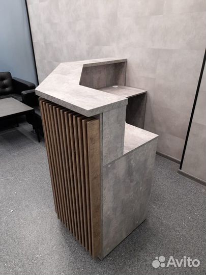 Стойка ресепшн