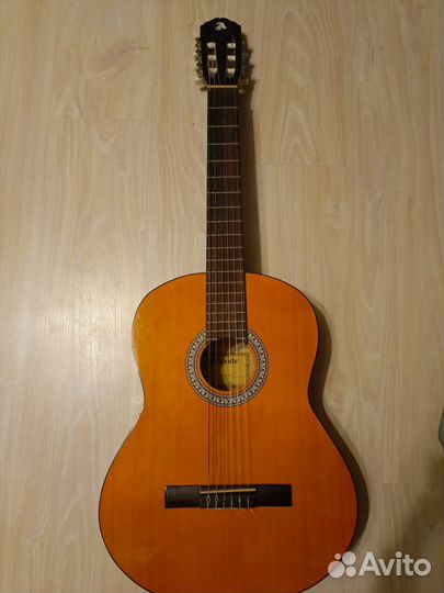 Классическая гитара шестиструнная