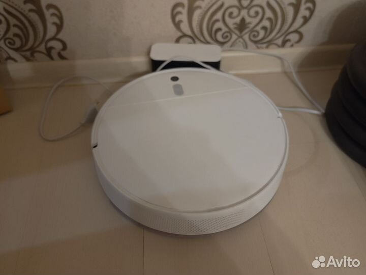 Робот-пылесос Xiaomi Mi Robot Vacuum Mop белый