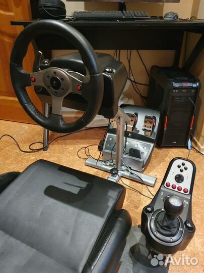 Комплект Logitech G25 Racing Wheel
