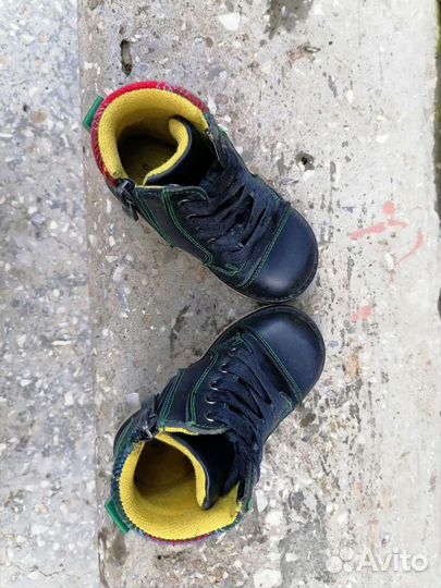 Отдам бесплатно ботинки