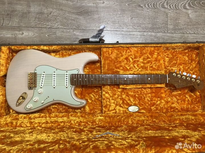 Продам редкий Fender Stratocaster