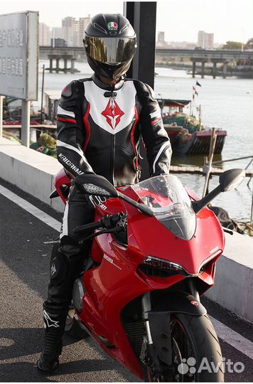 Мотокуртка кожаная мужская