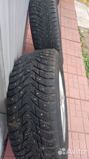 Nokian Tyres Hakkapeliitta 8 SUV 215/65 R16 102