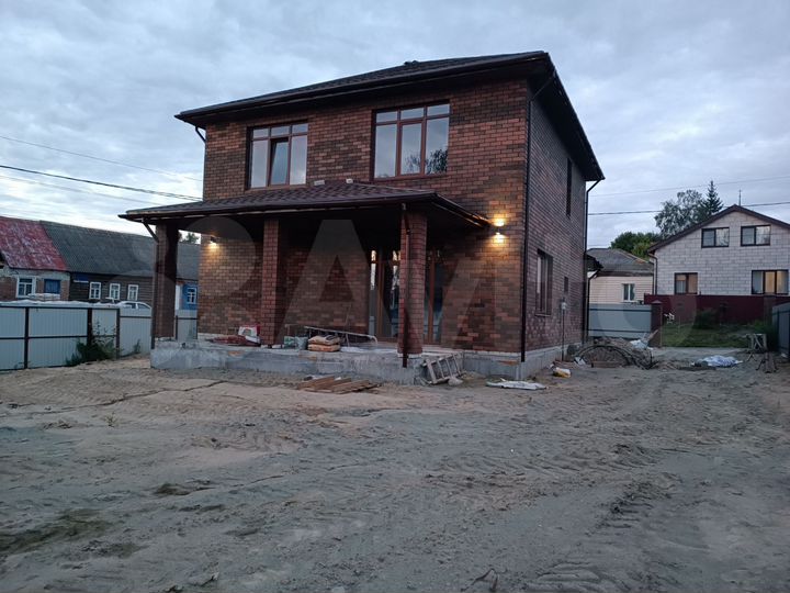 Дом 175 м² на участке 6 сот.