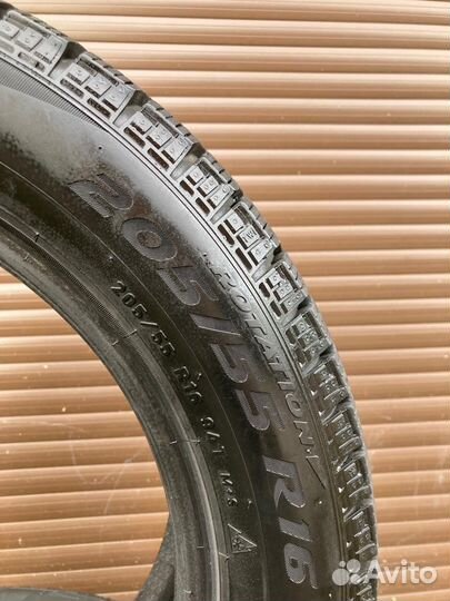 Pirelli Ice Zero 205/55 R16