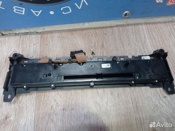 Модуль управления музыкой на BMW 5 f10